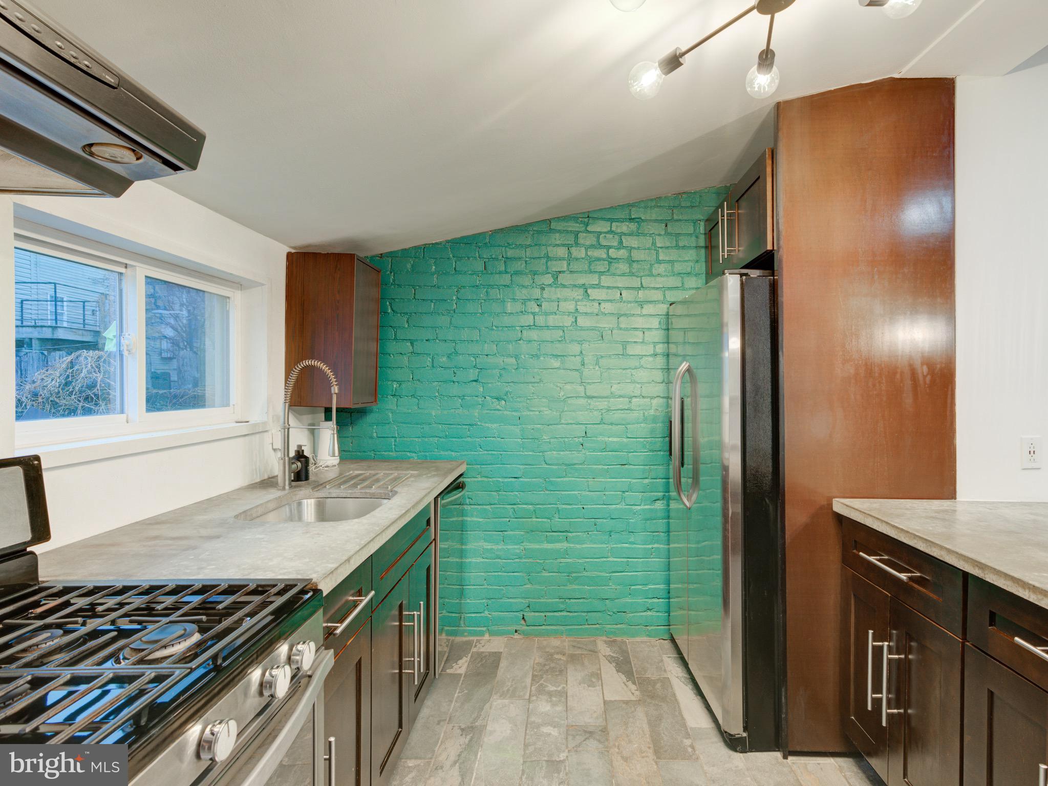 1520 E SUSQUEHANNA AVENUE