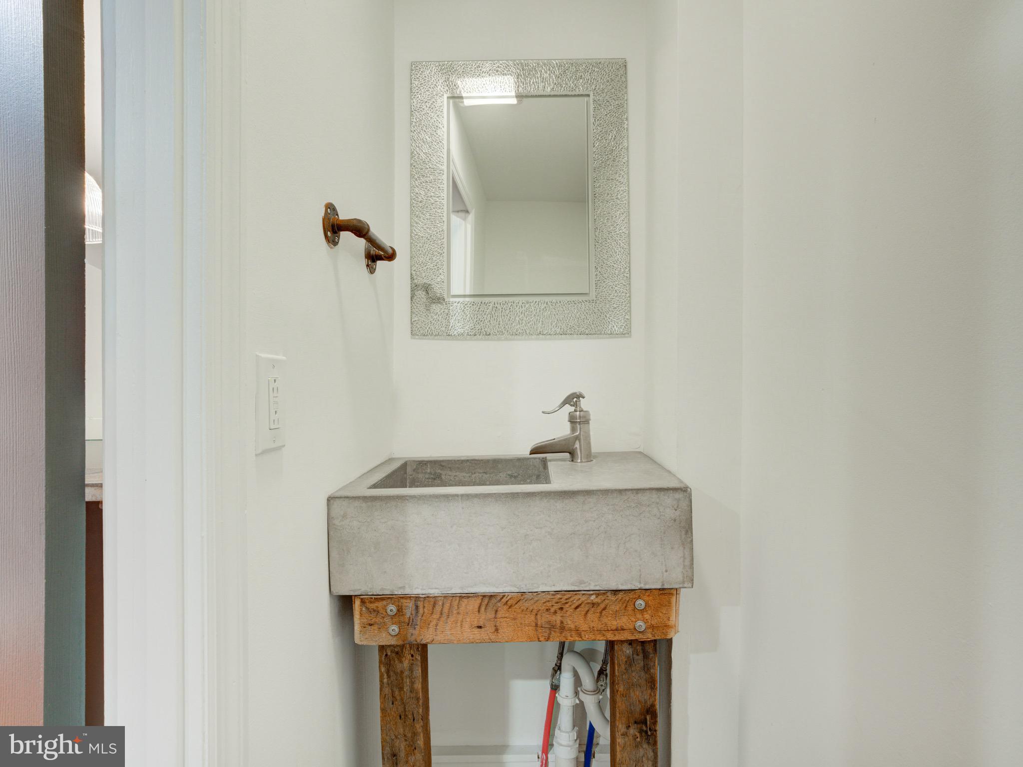 1520 E SUSQUEHANNA AVENUE