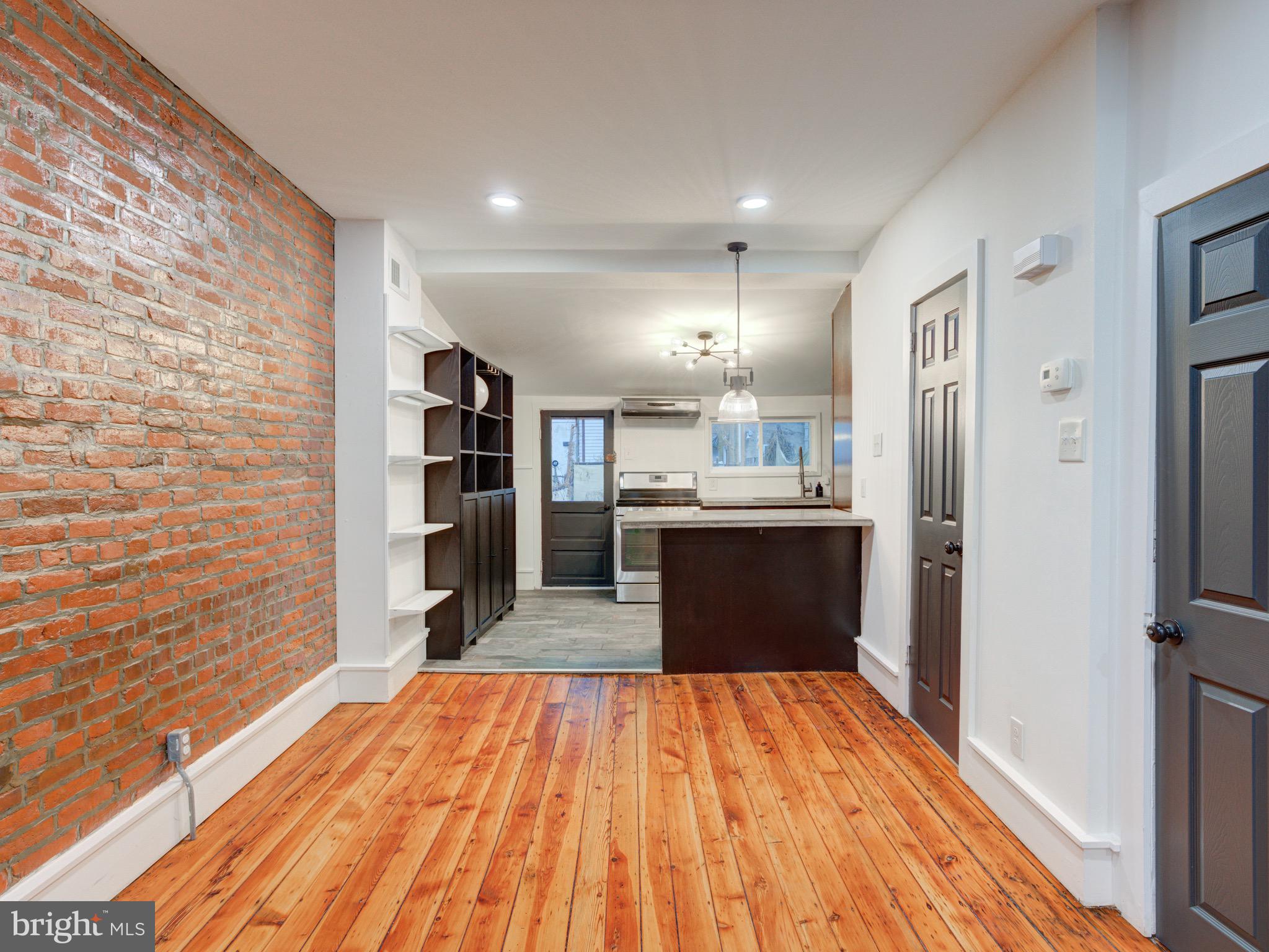 1520 E SUSQUEHANNA AVENUE