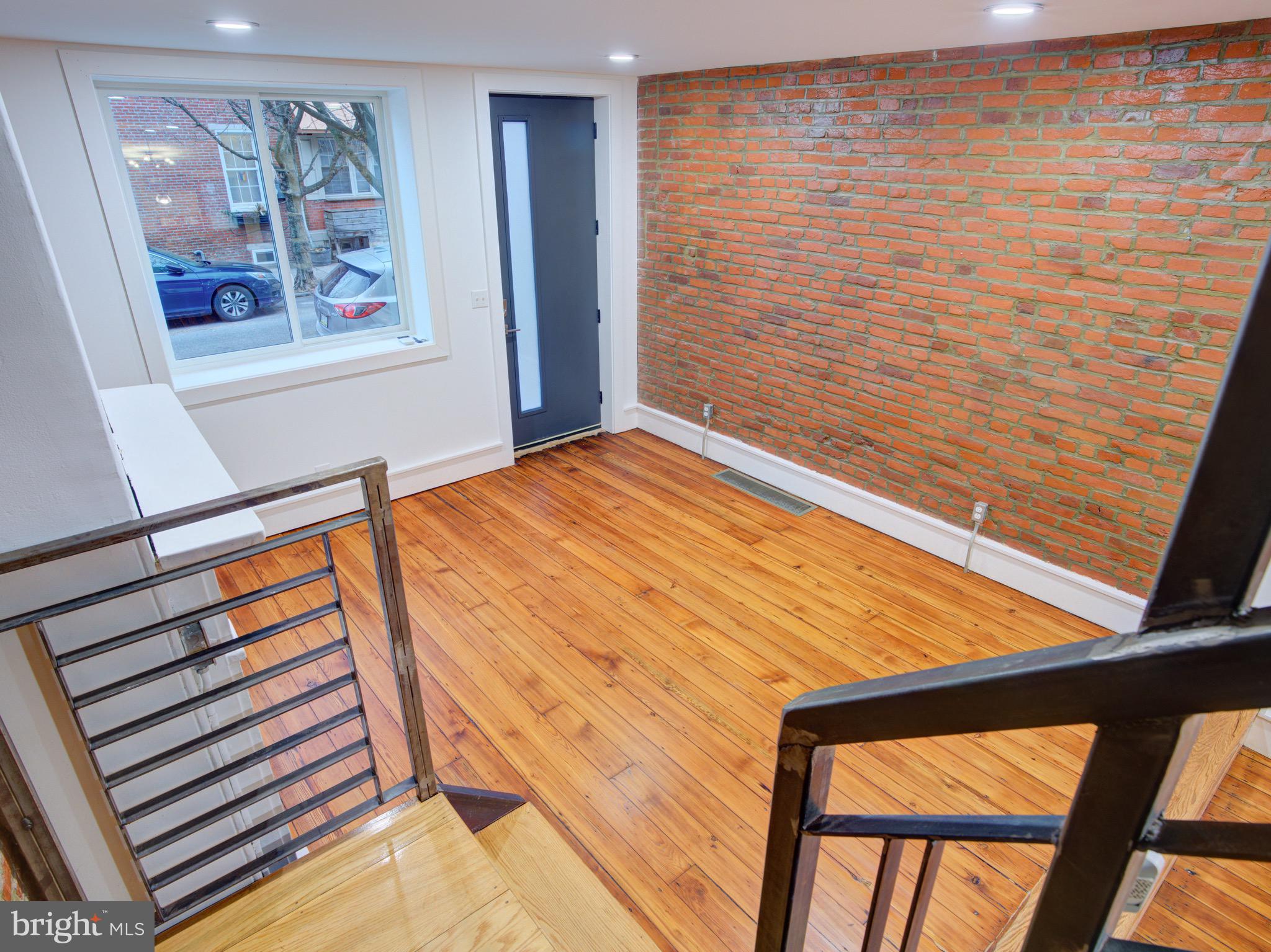 1520 E SUSQUEHANNA AVENUE