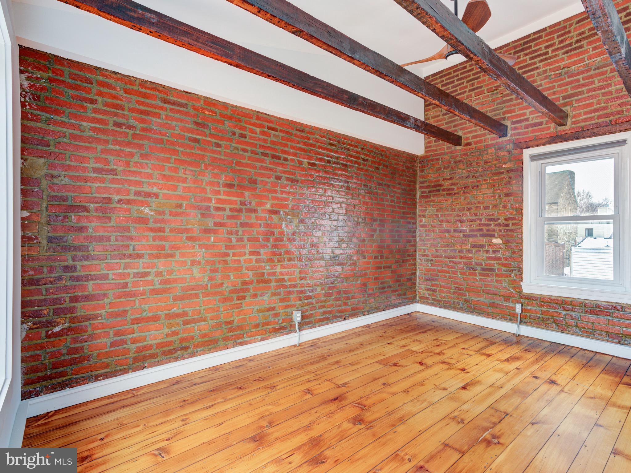 1520 E SUSQUEHANNA AVENUE