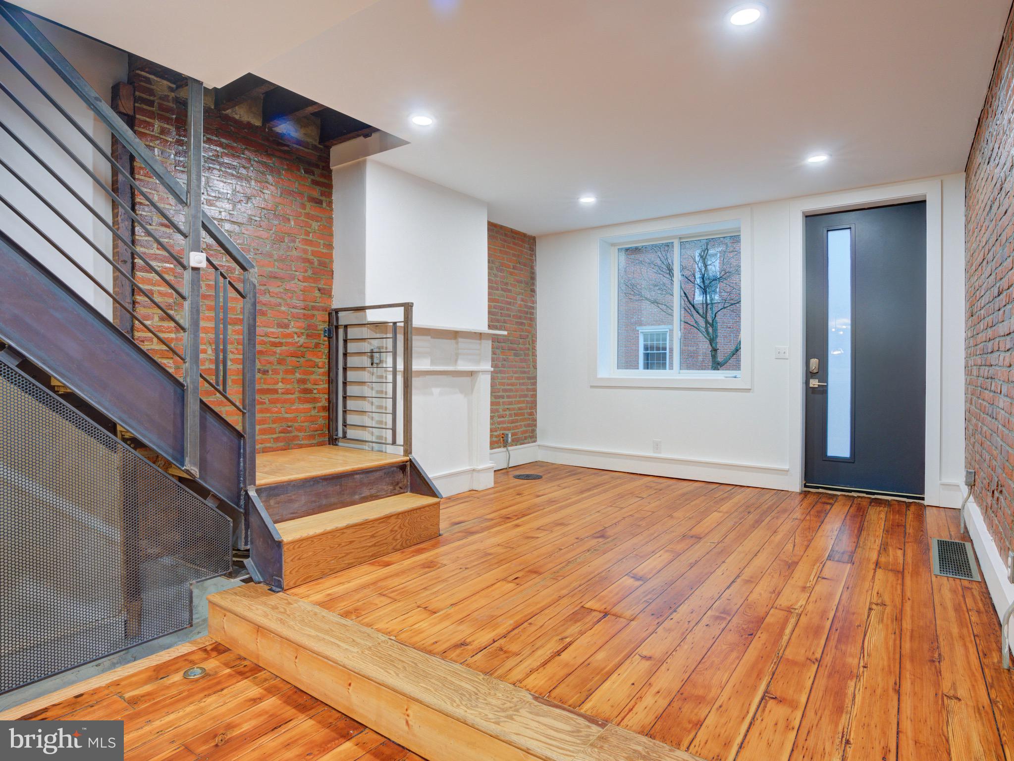 1520 E SUSQUEHANNA AVENUE