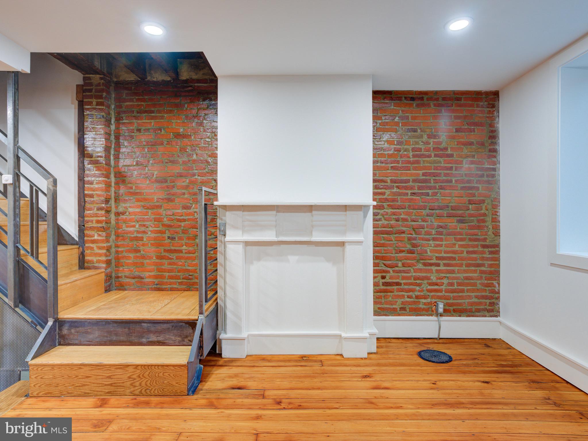 1520 E SUSQUEHANNA AVENUE