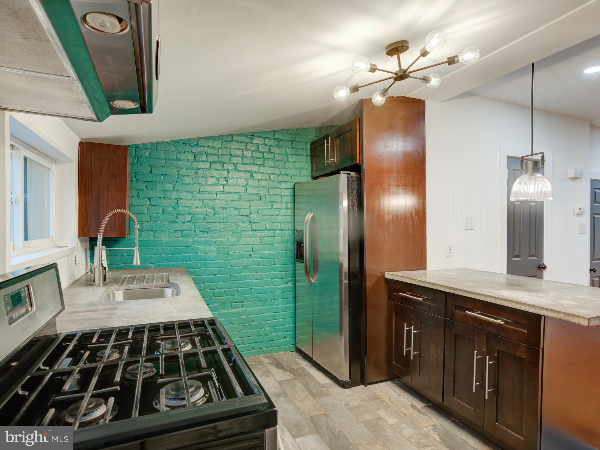 1520 E SUSQUEHANNA AVENUE