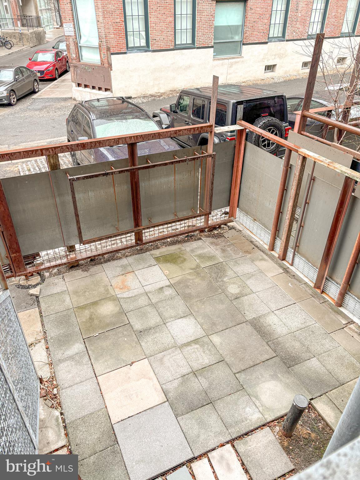 149 W LAUREL STREET B