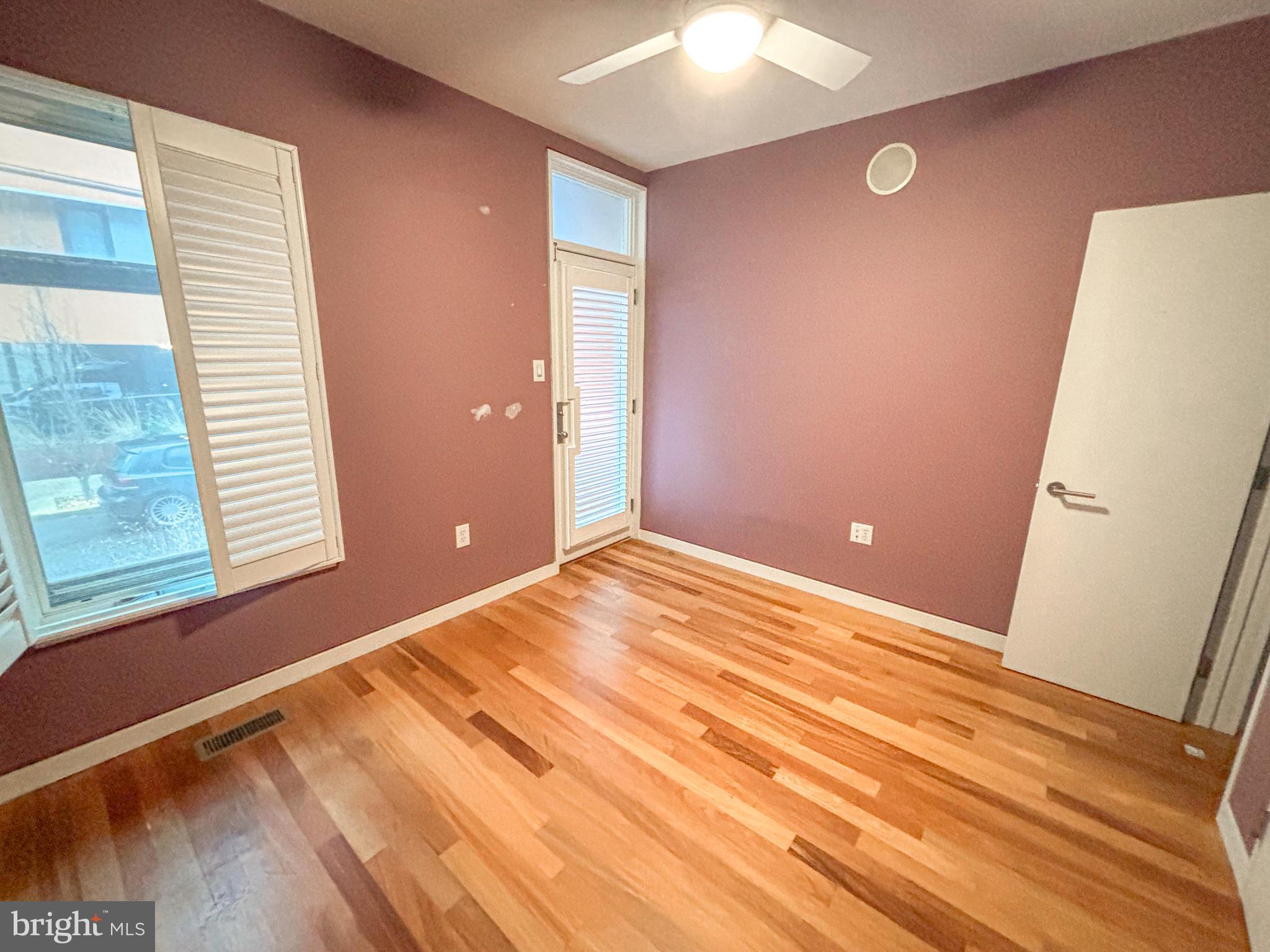 149 W LAUREL STREET B