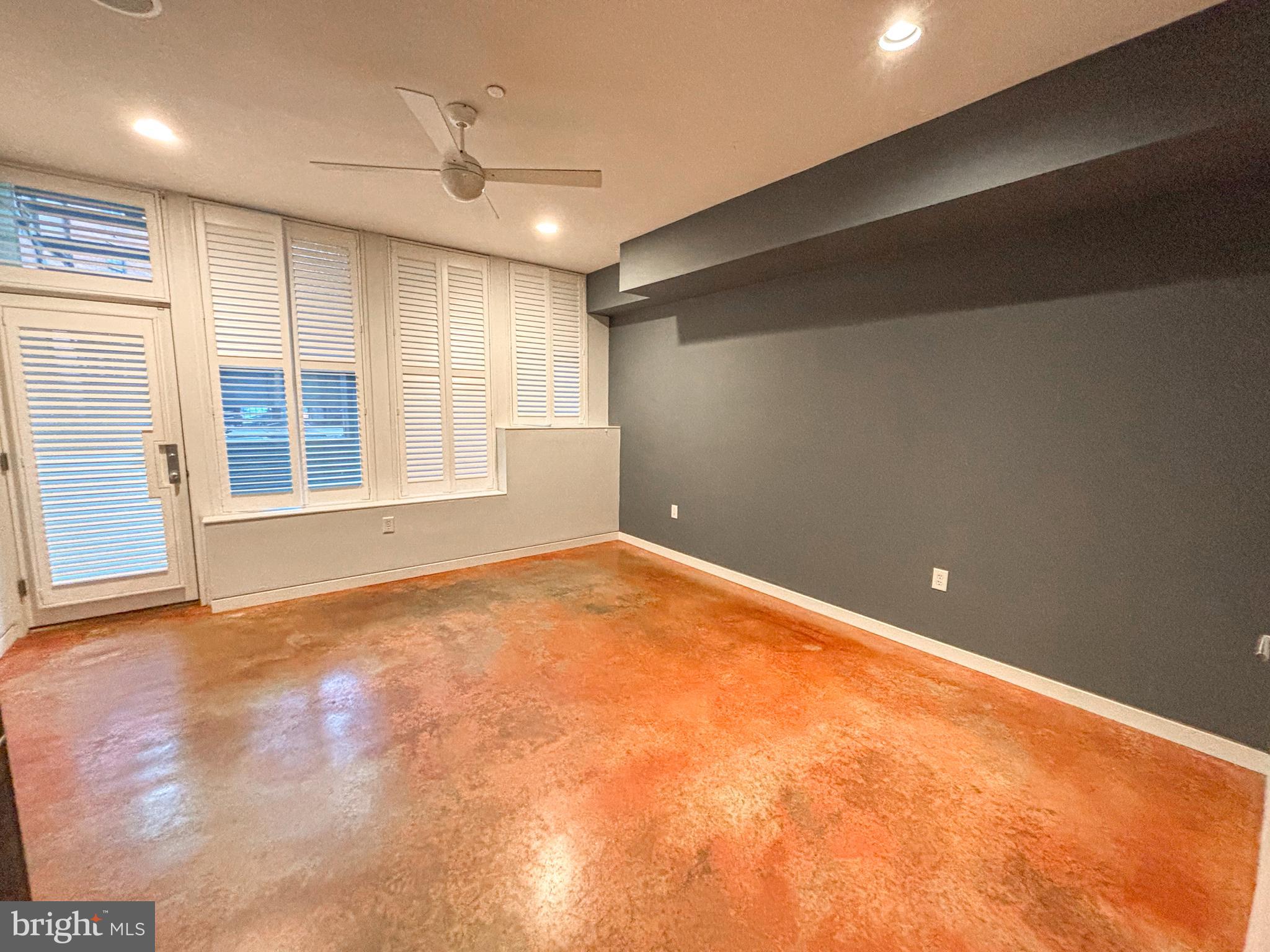 149 W LAUREL STREET B