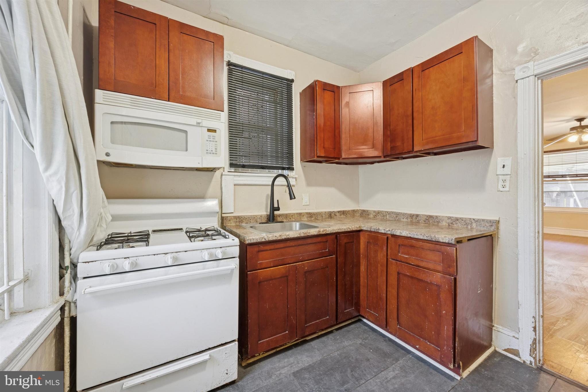 62 N LINDENWOOD STREET