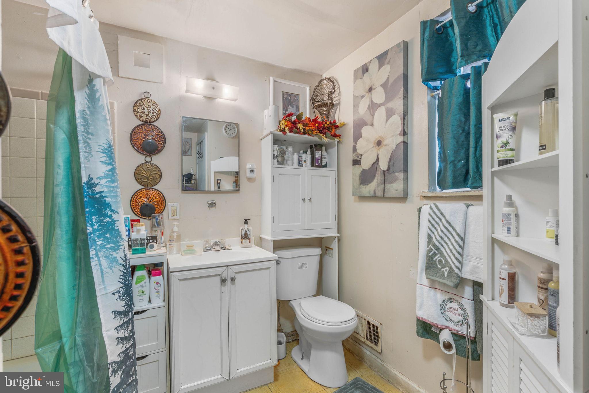 2032 W STELLA STREET