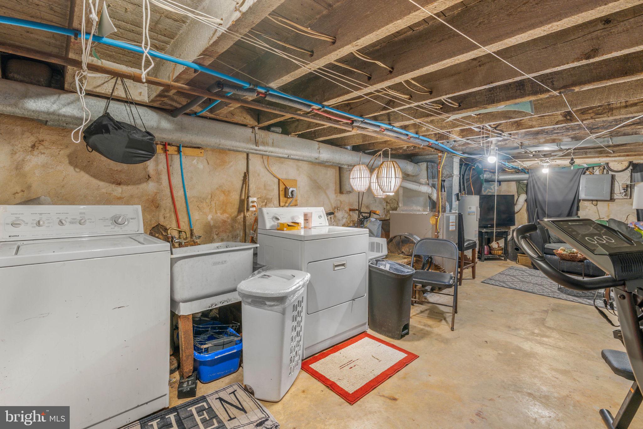 2032 W STELLA STREET