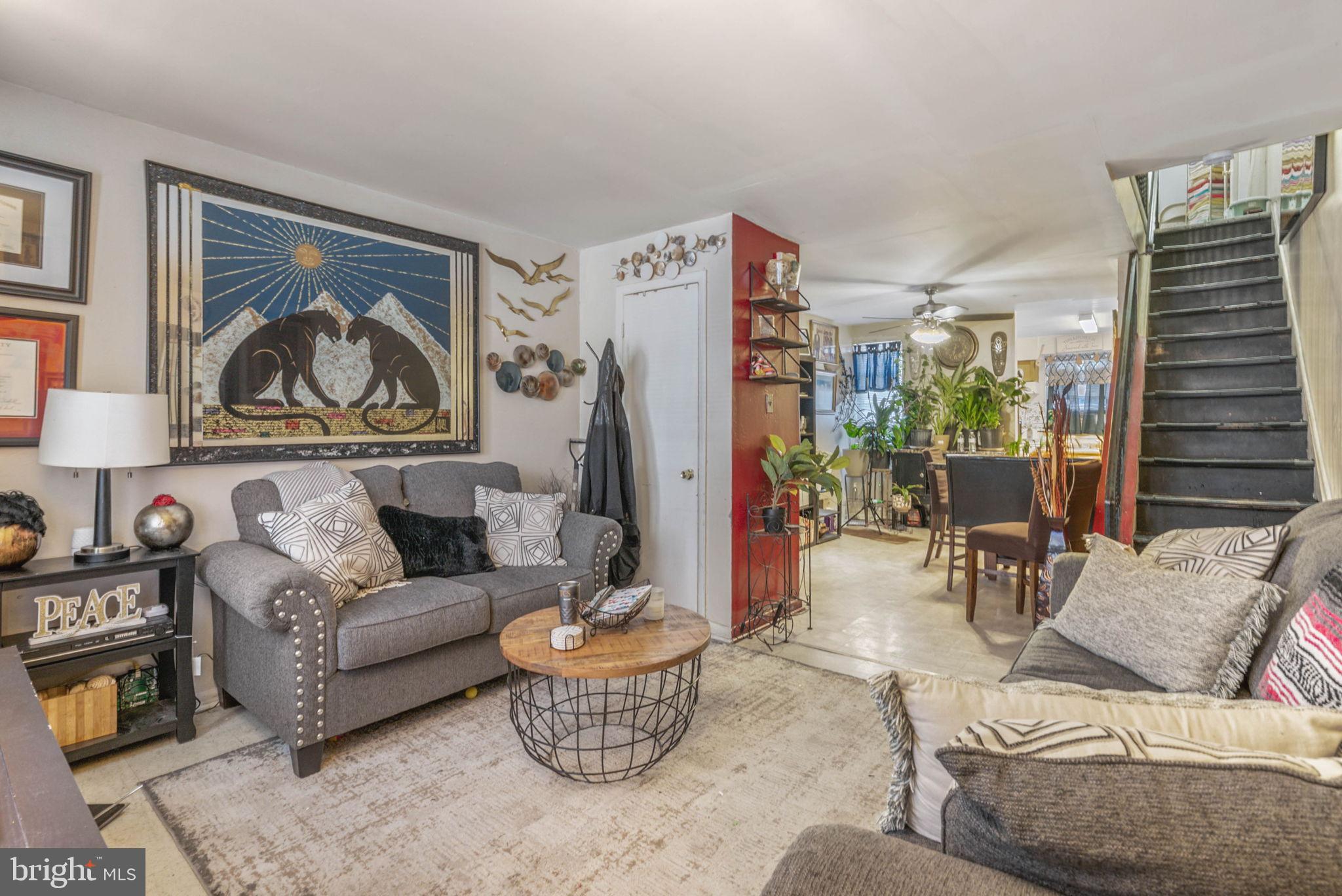 2032 W STELLA STREET