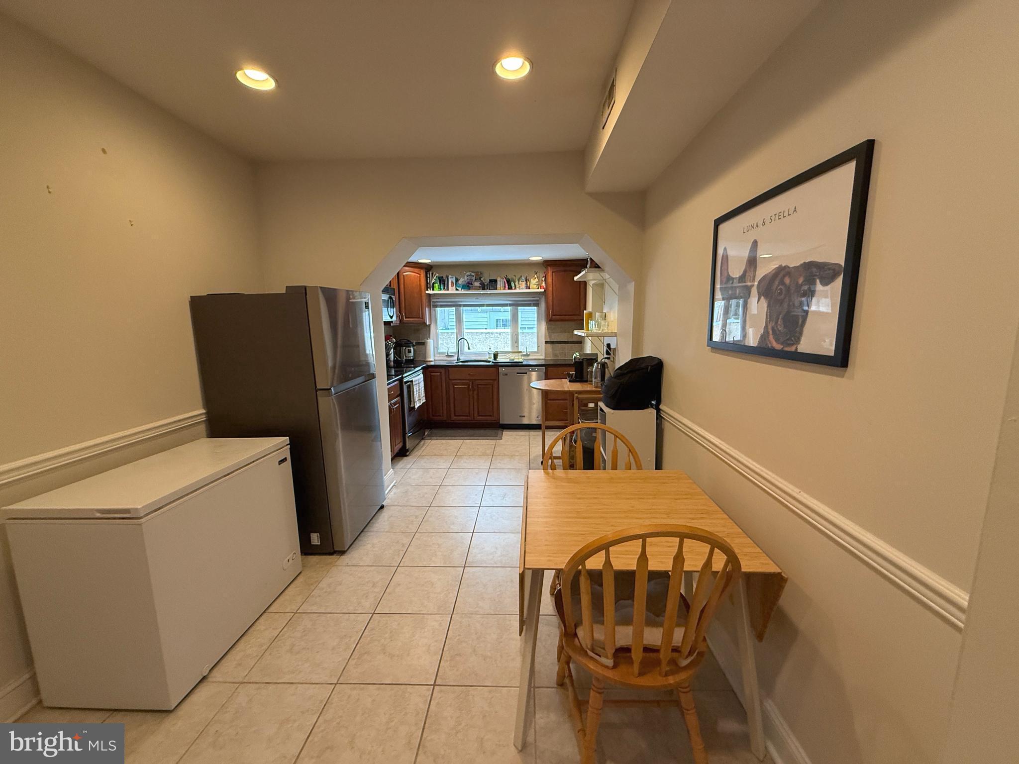 614 S LECOUNT STREET