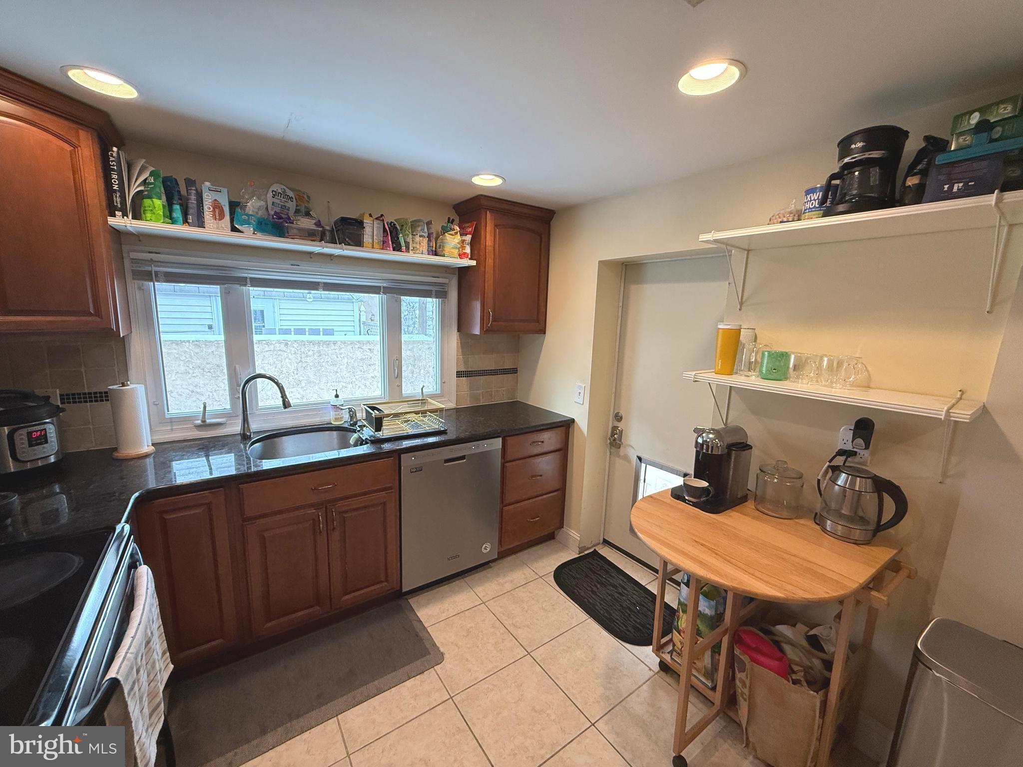 614 S LECOUNT STREET