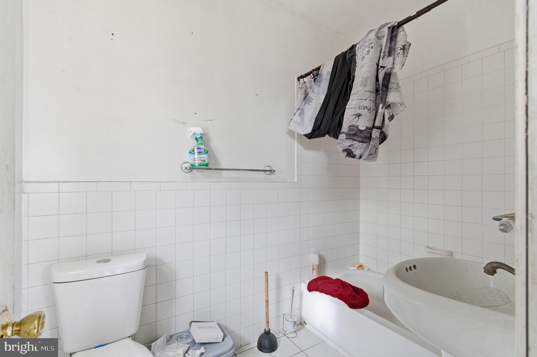 2801 W GIRARD AVENUE