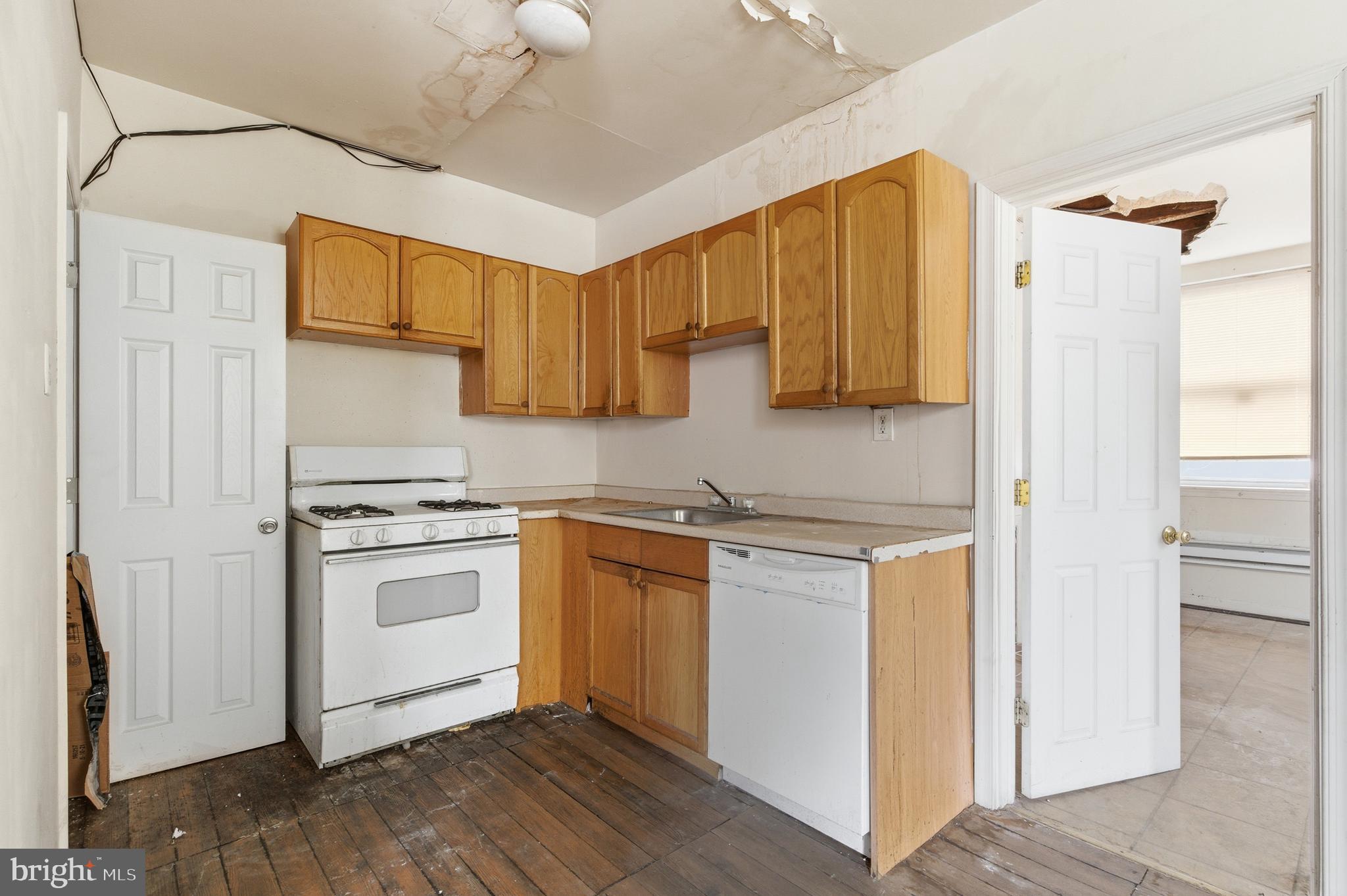 2801 W GIRARD AVENUE