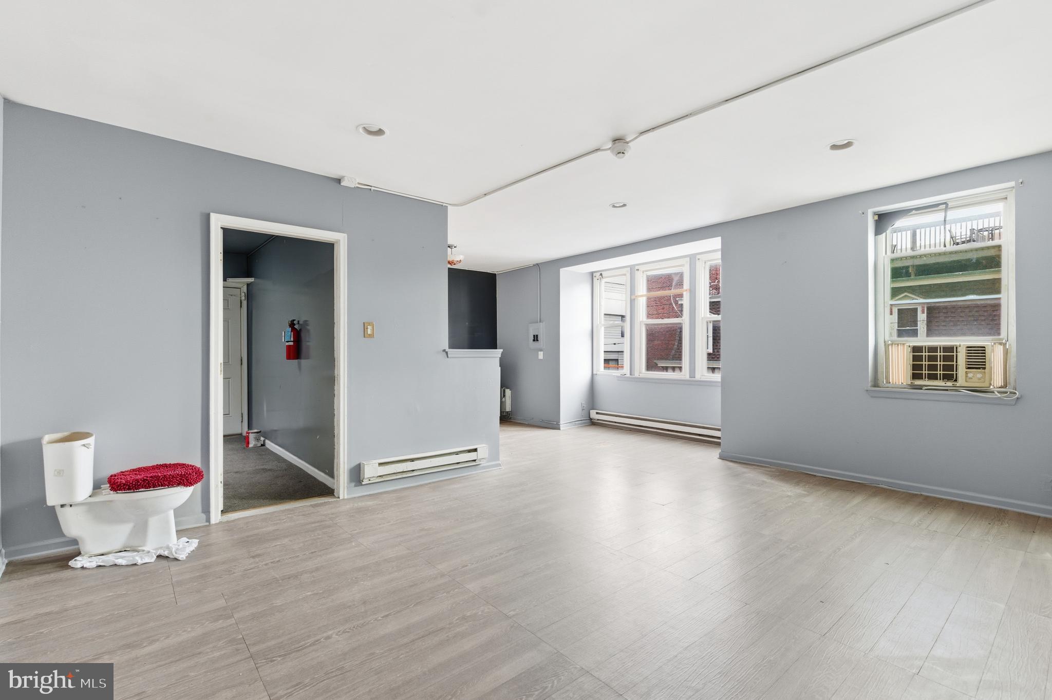 2801 W GIRARD AVENUE