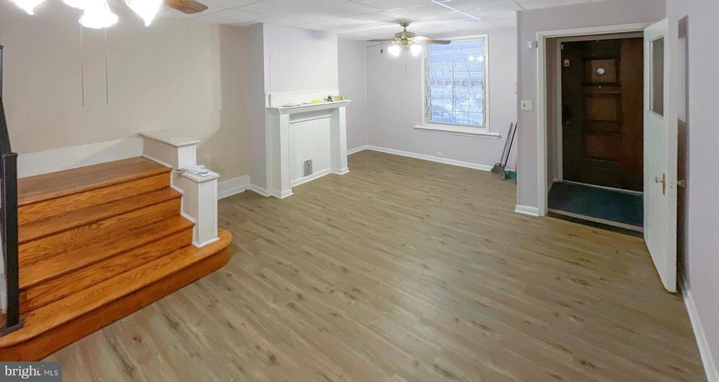 2835 W LEHIGH AVENUE