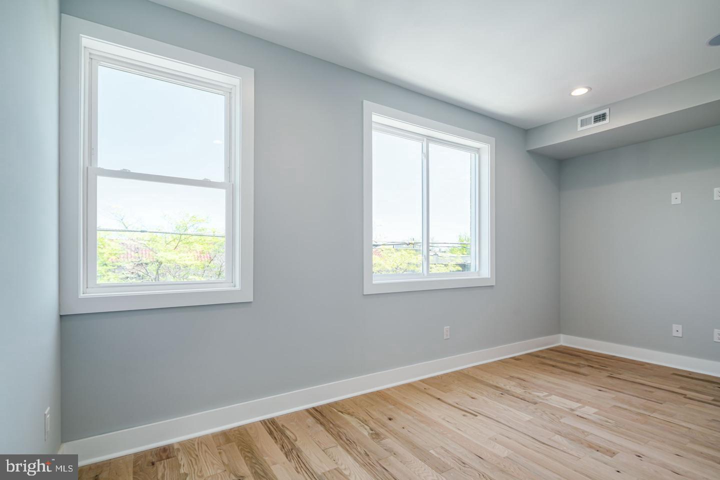 2336 N MASCHER STREET