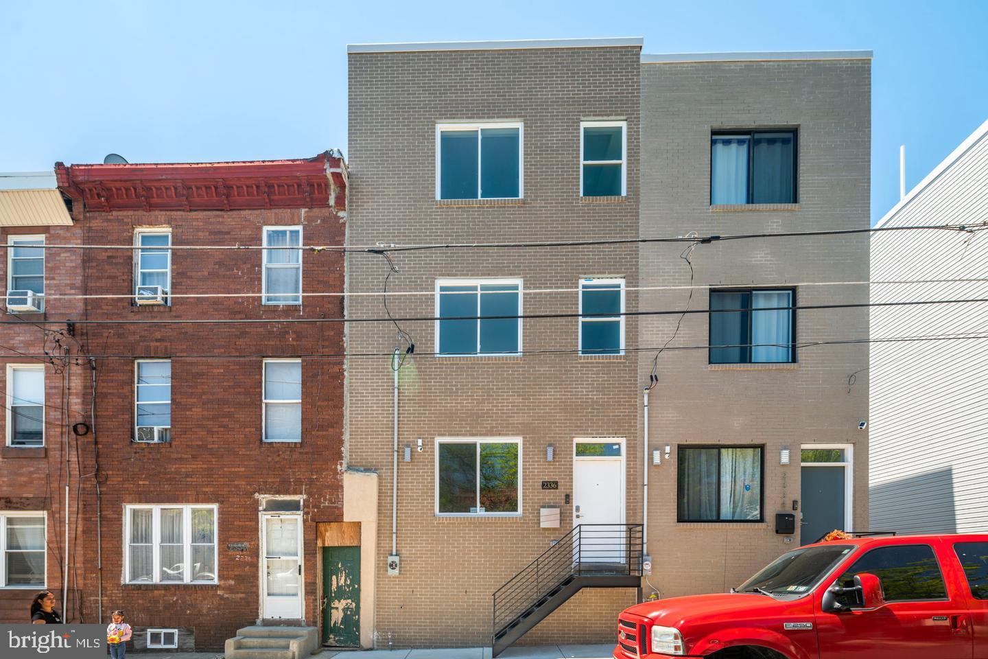 2336 N MASCHER STREET