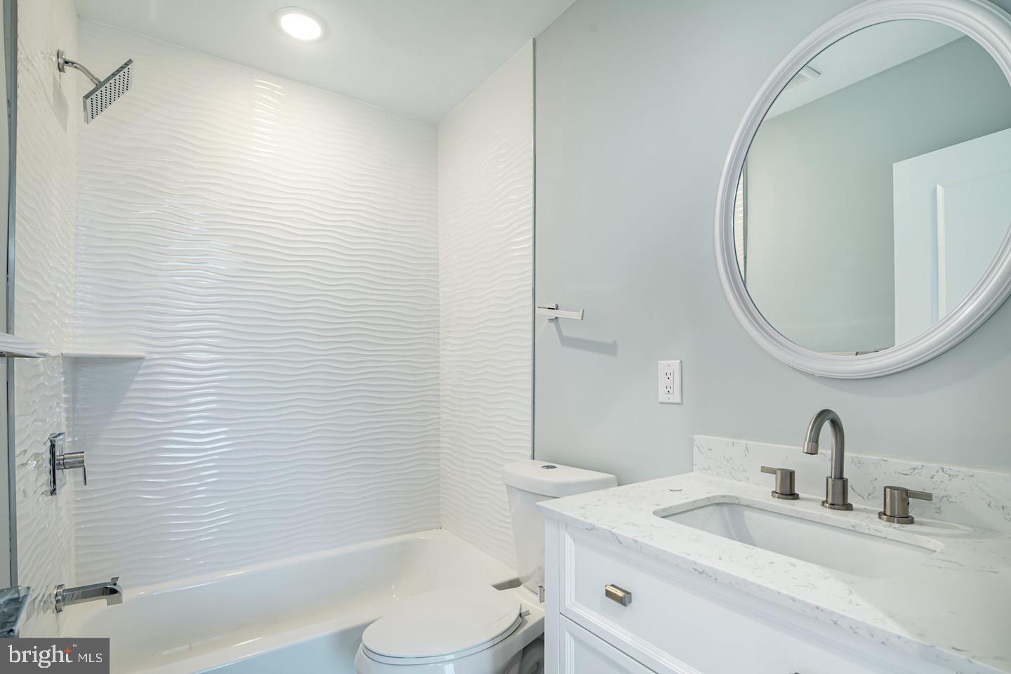 2336 N MASCHER STREET