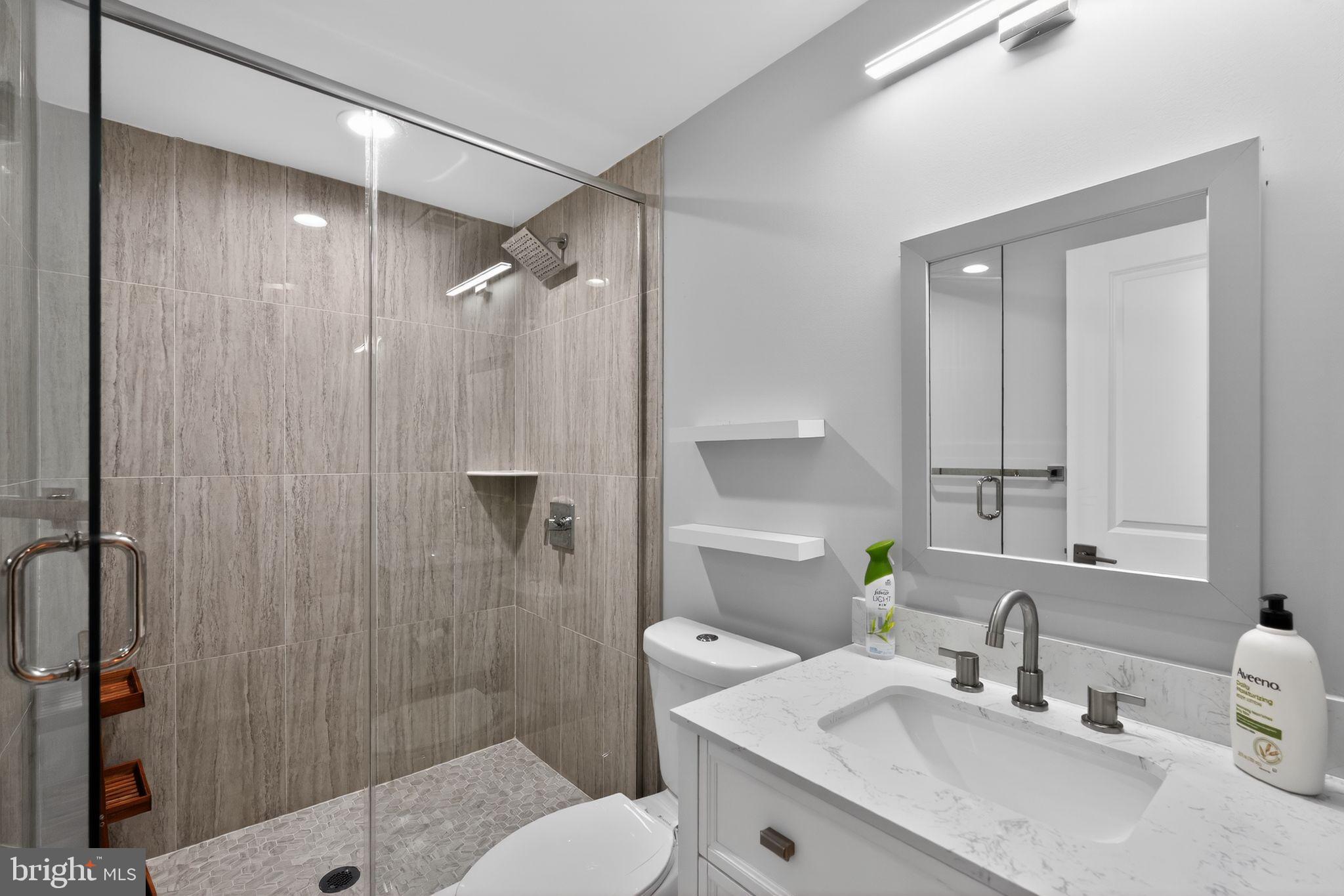 2336 N MASCHER STREET