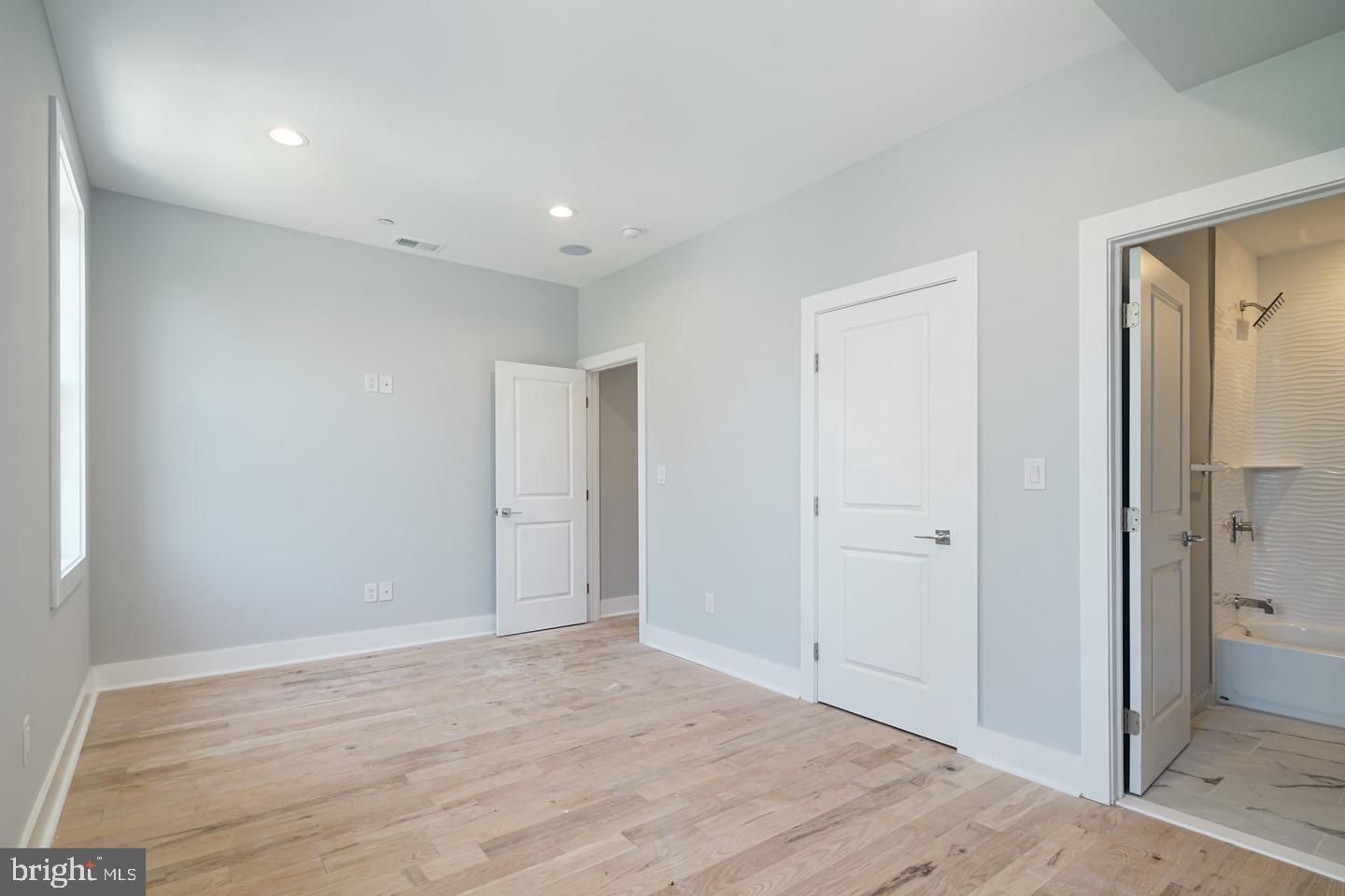 2336 N MASCHER STREET