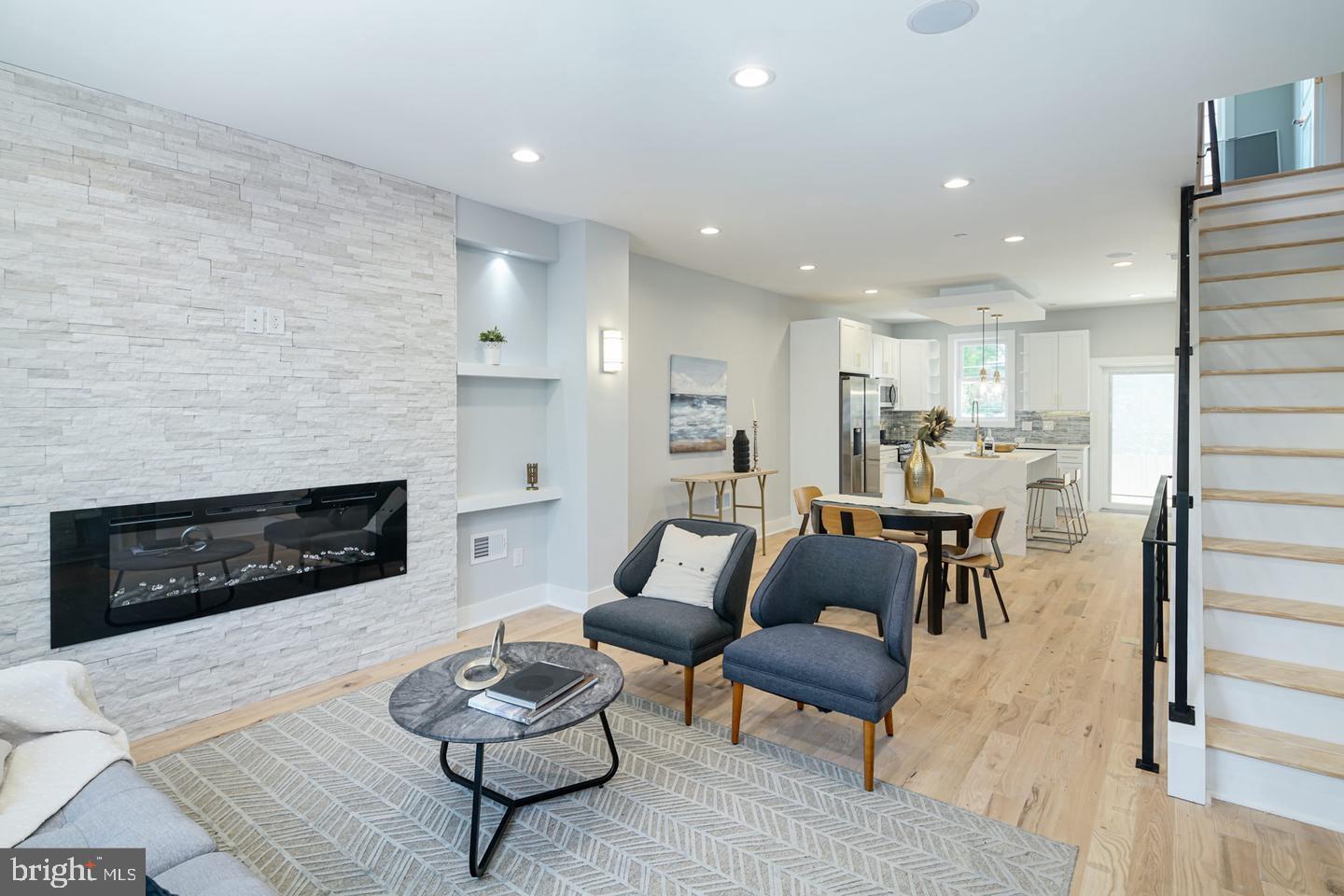 2336 N MASCHER STREET