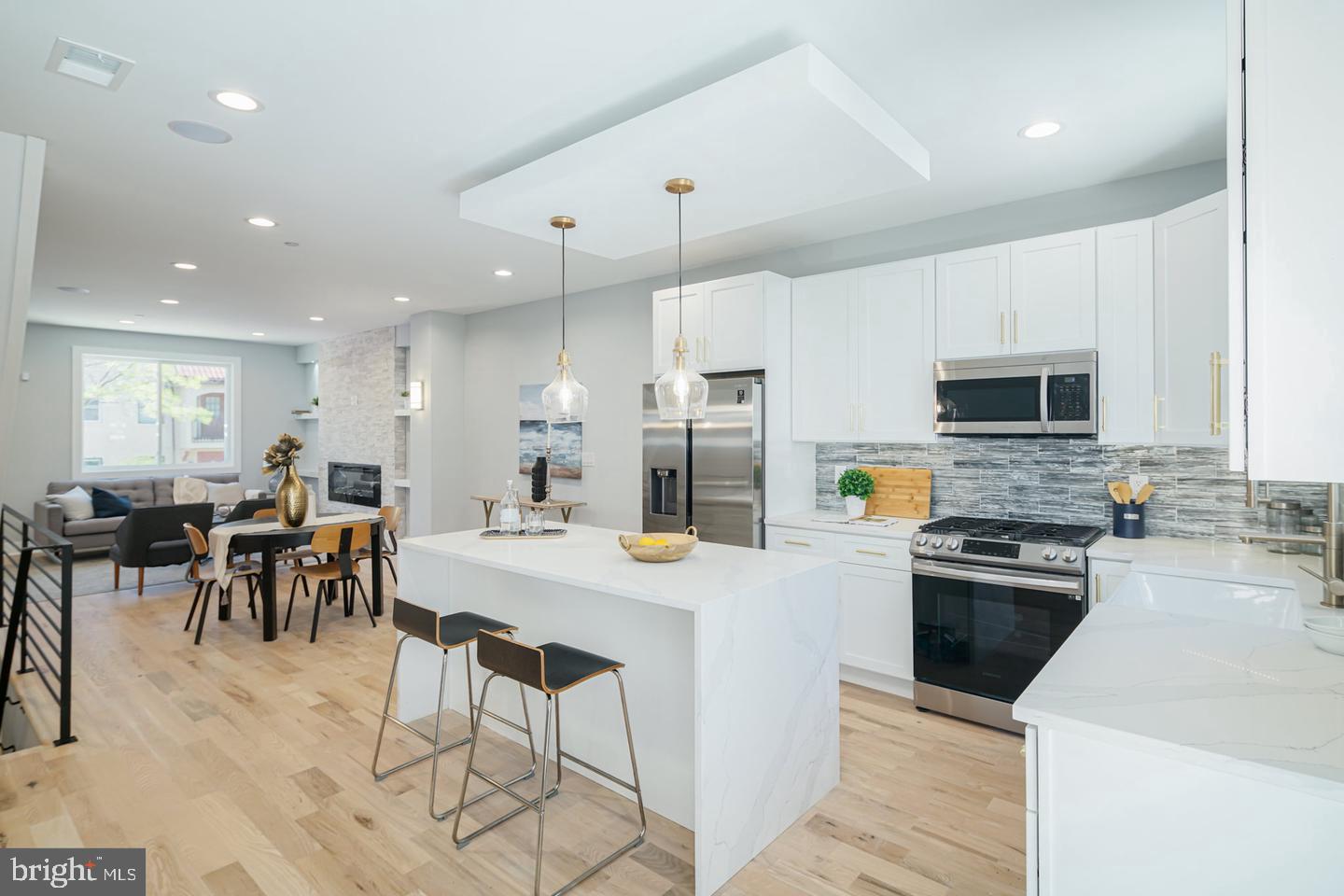 2336 N MASCHER STREET