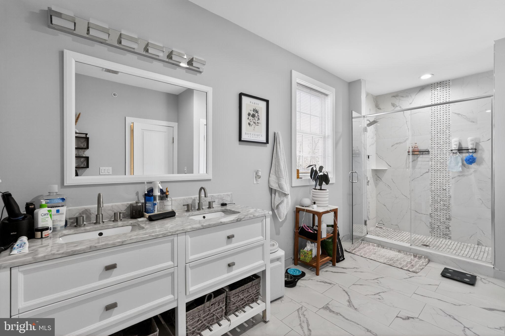 2336 N MASCHER STREET