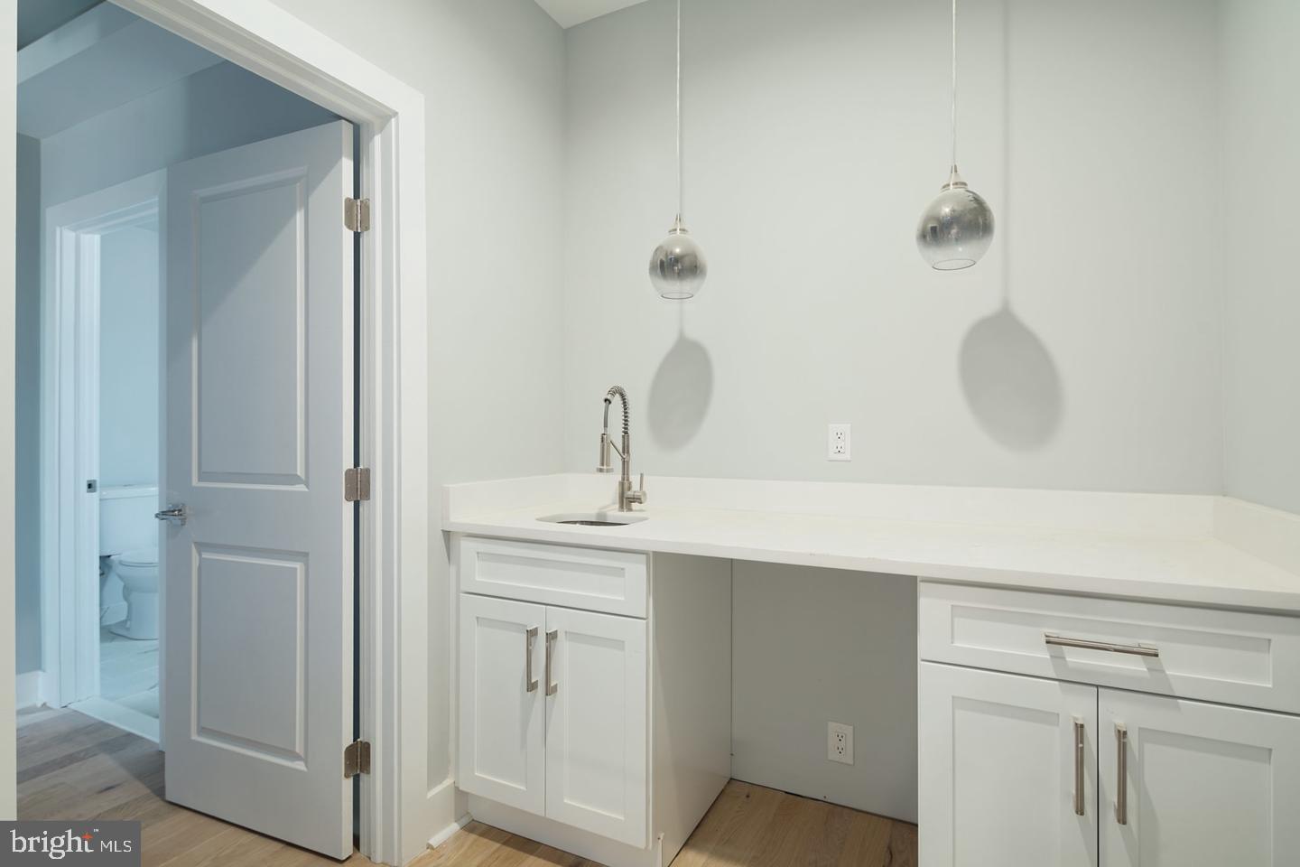 2336 N MASCHER STREET