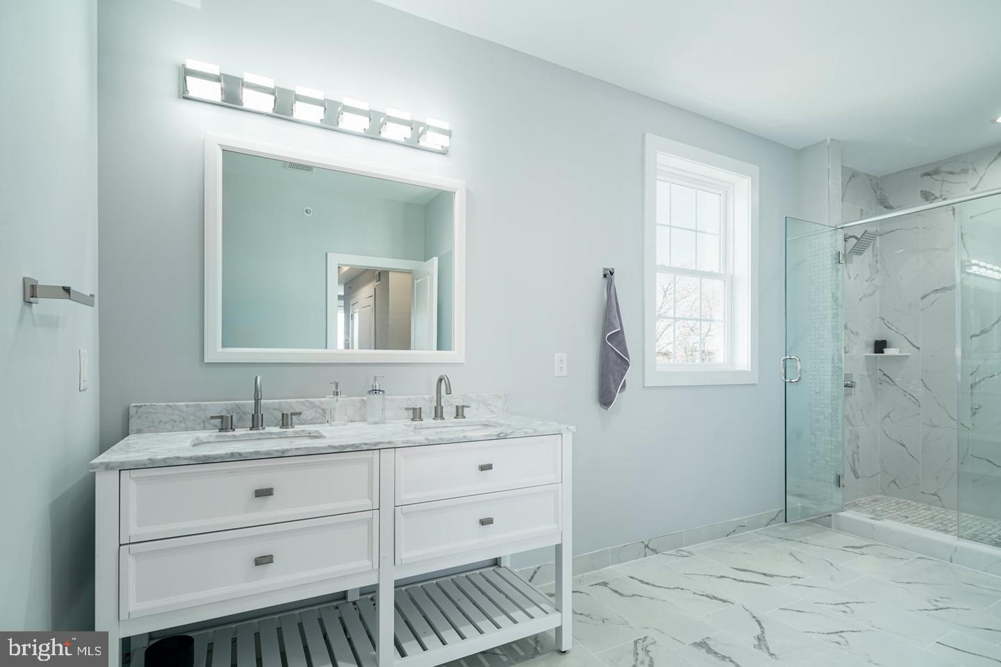 2336 N MASCHER STREET