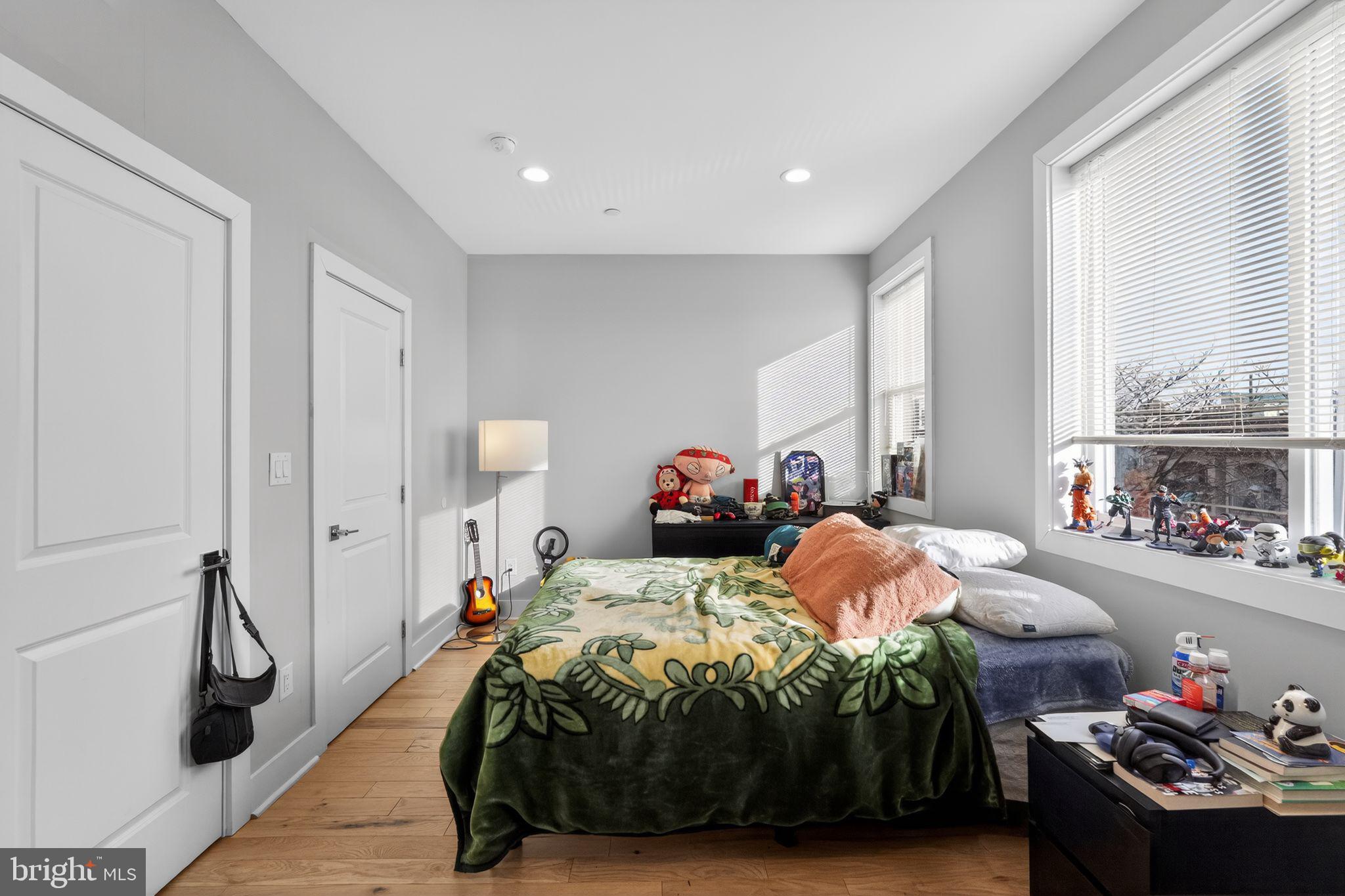 2336 N MASCHER STREET