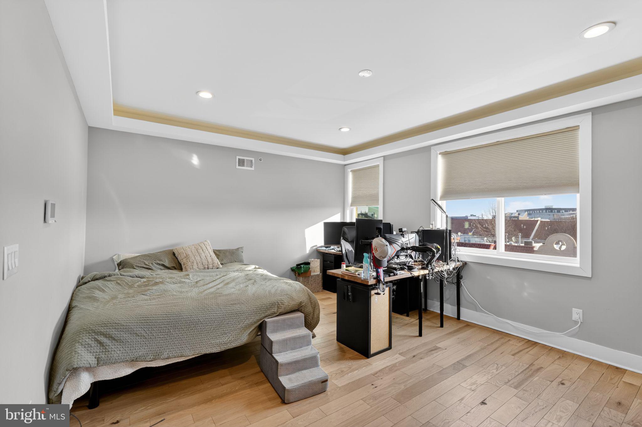 2336 N MASCHER STREET