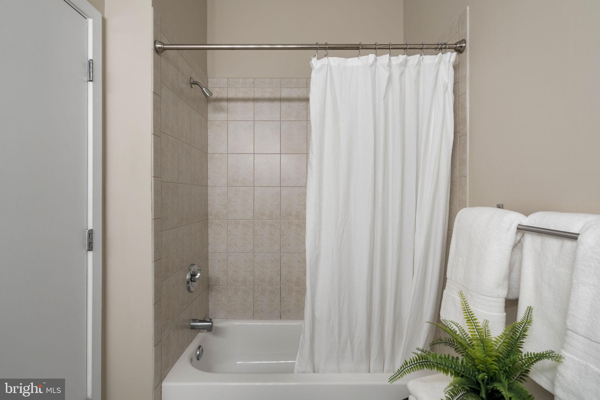 2200 ARCH STREET 409