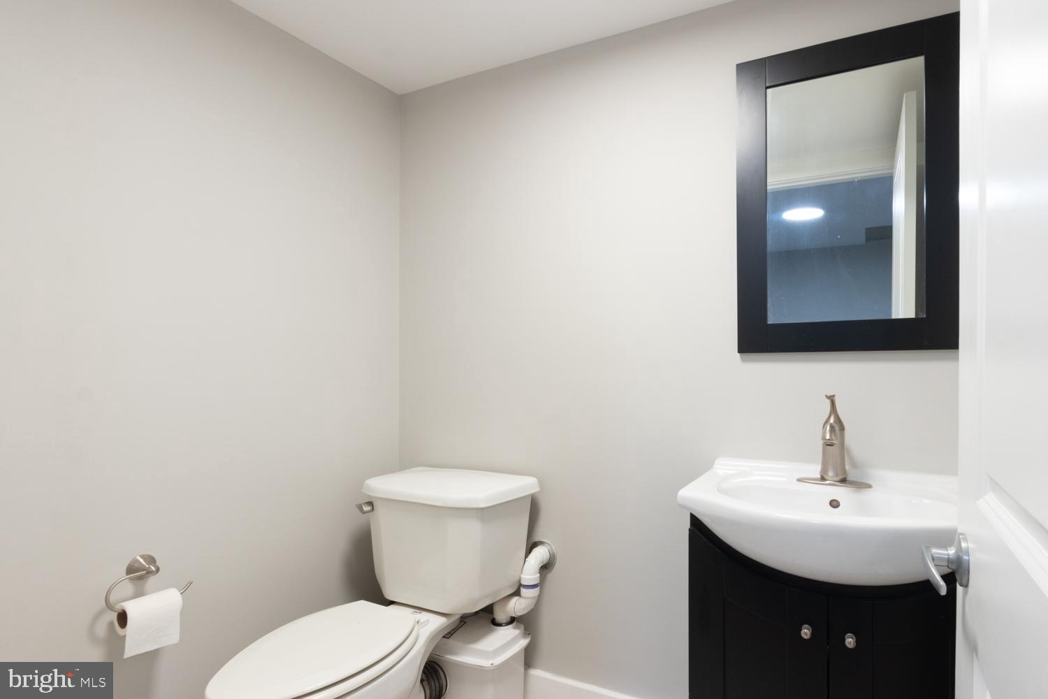 2304 E SERGEANT STREET