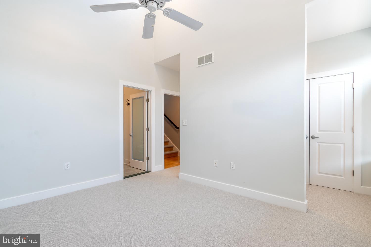 2304 E SERGEANT STREET