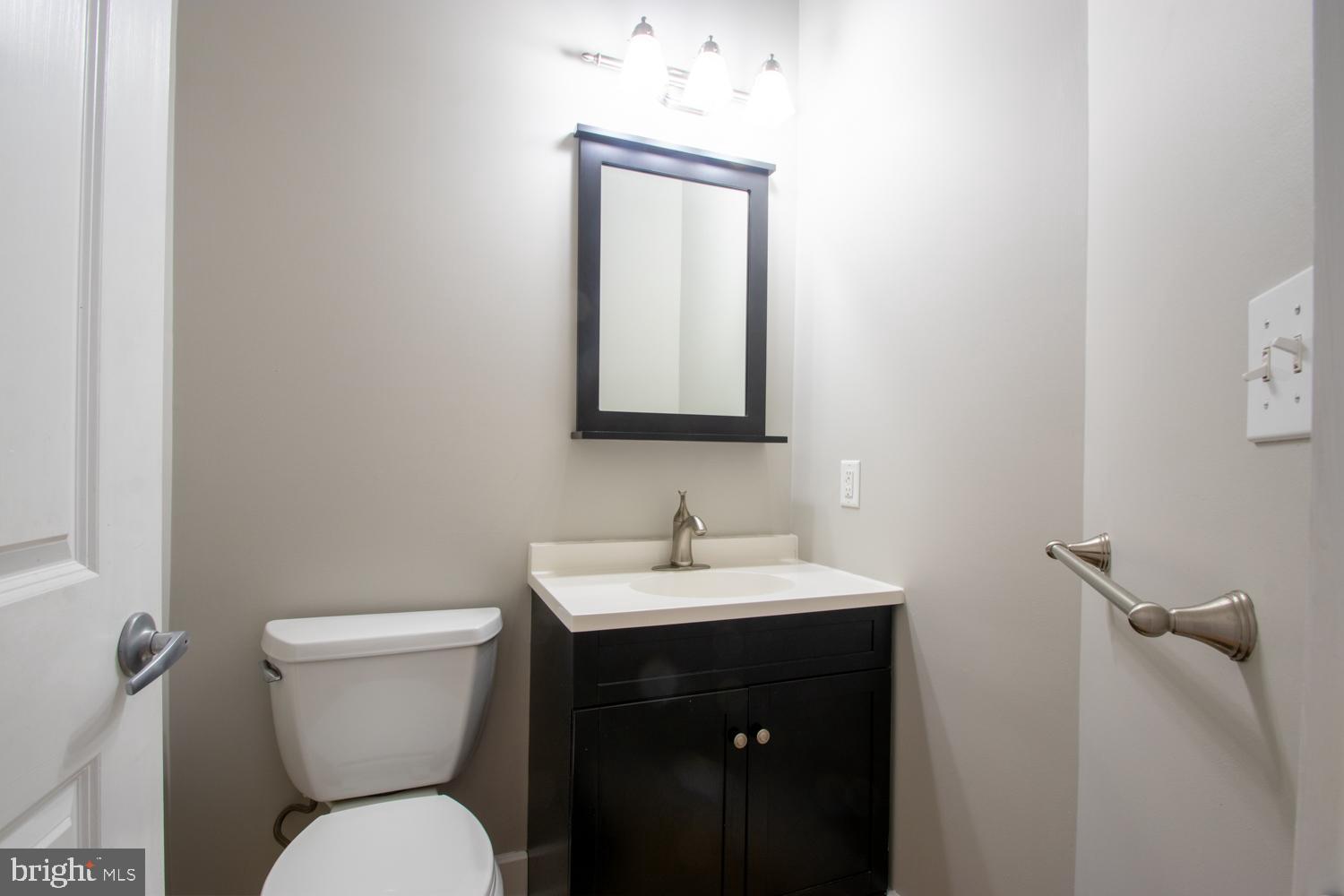 2304 E SERGEANT STREET