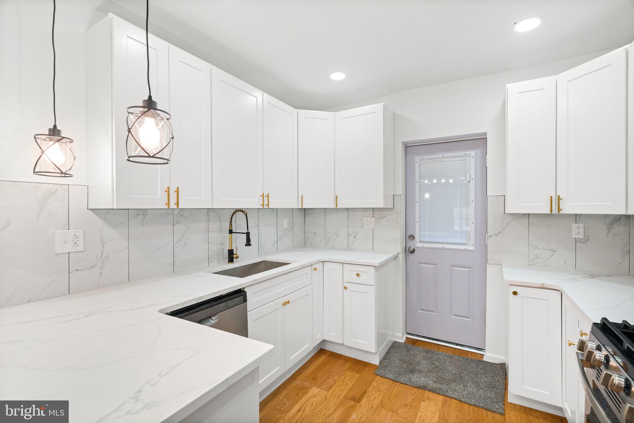 5612 HADDINGTON STREET