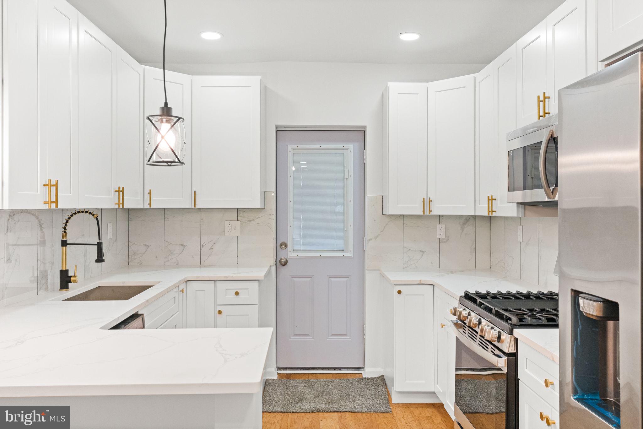 5612 HADDINGTON STREET