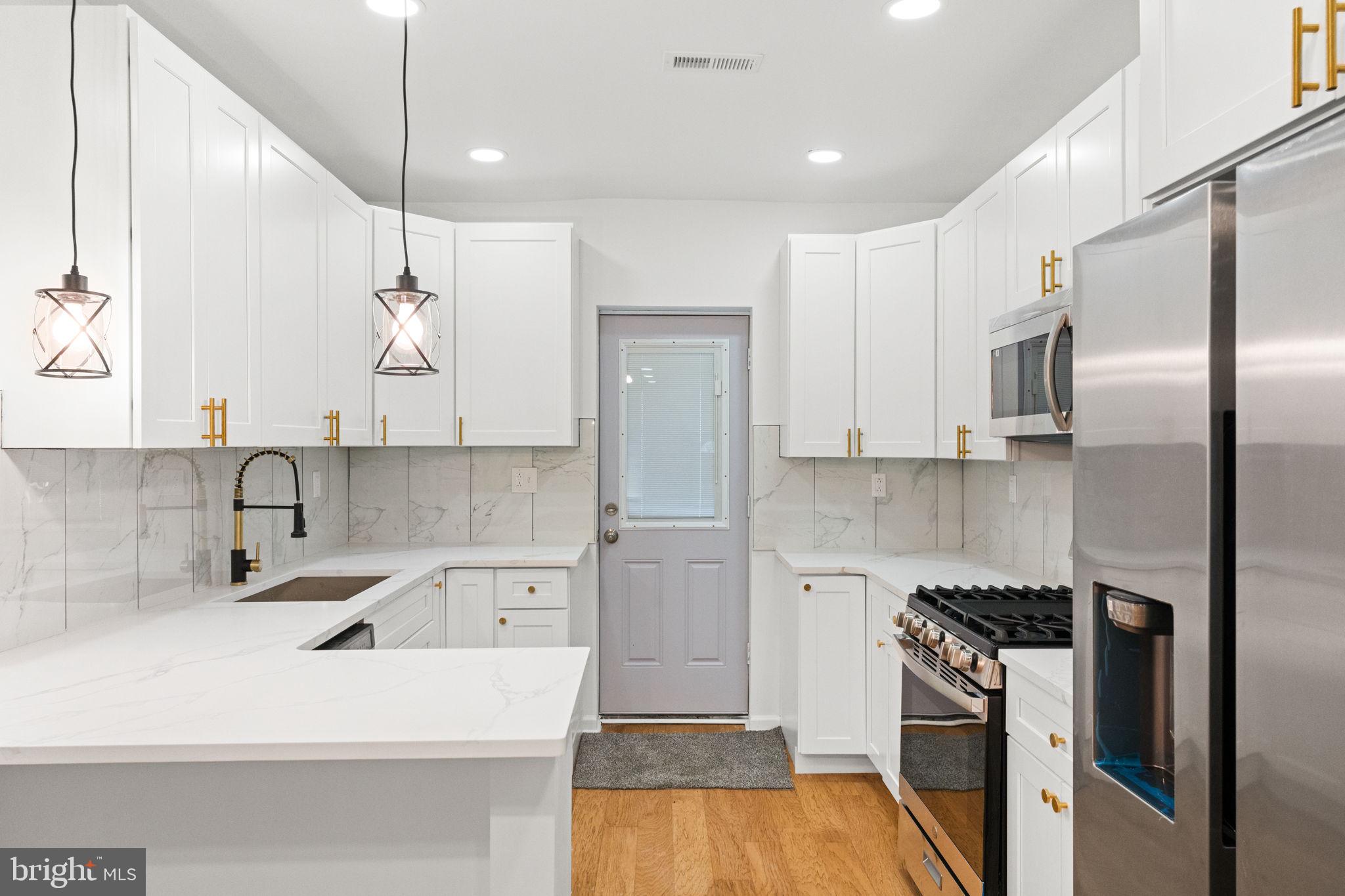 5612 HADDINGTON STREET