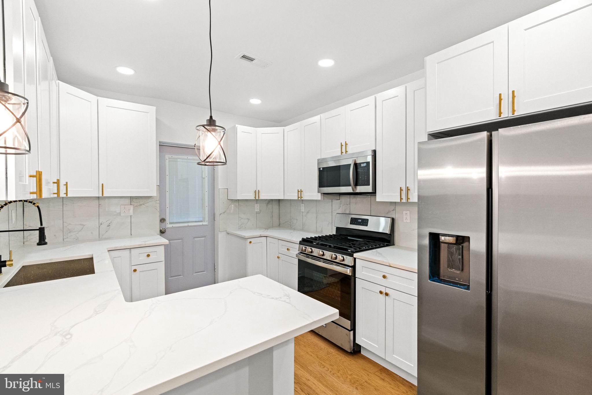 5612 HADDINGTON STREET