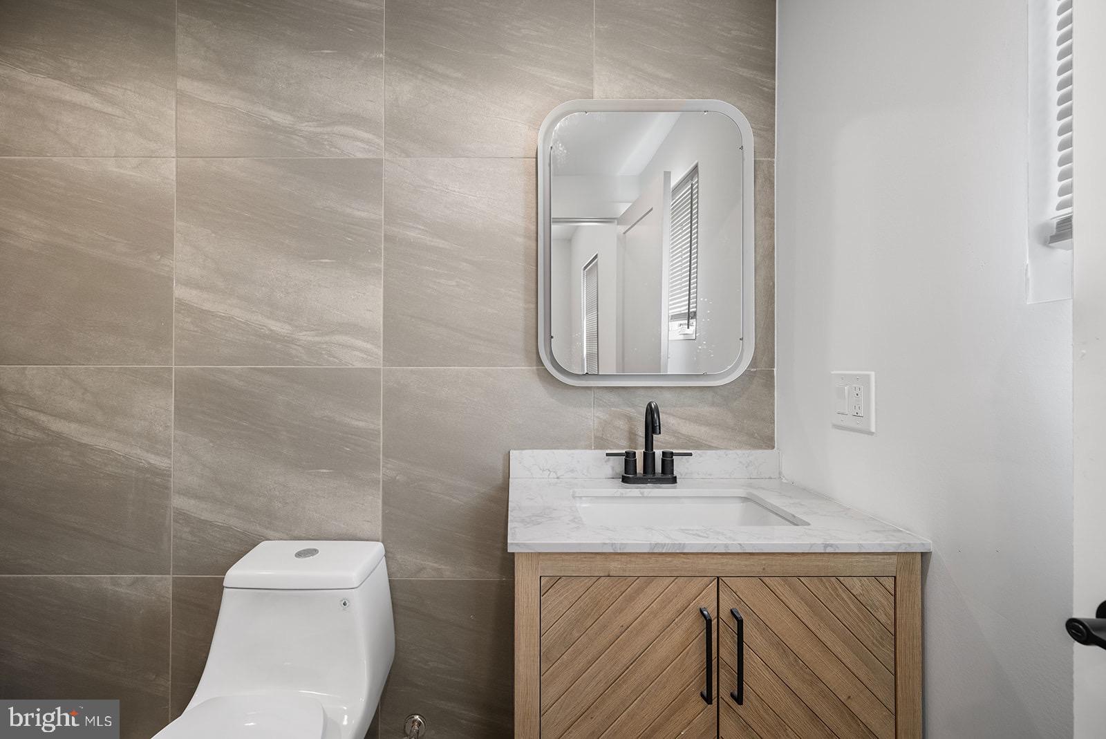 3216 W DIAMOND STREET 3