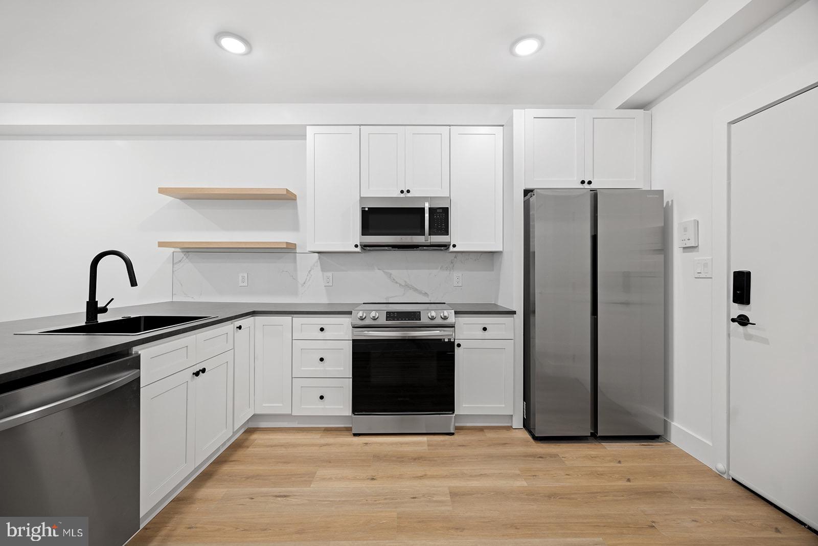 3216 W DIAMOND STREET 3