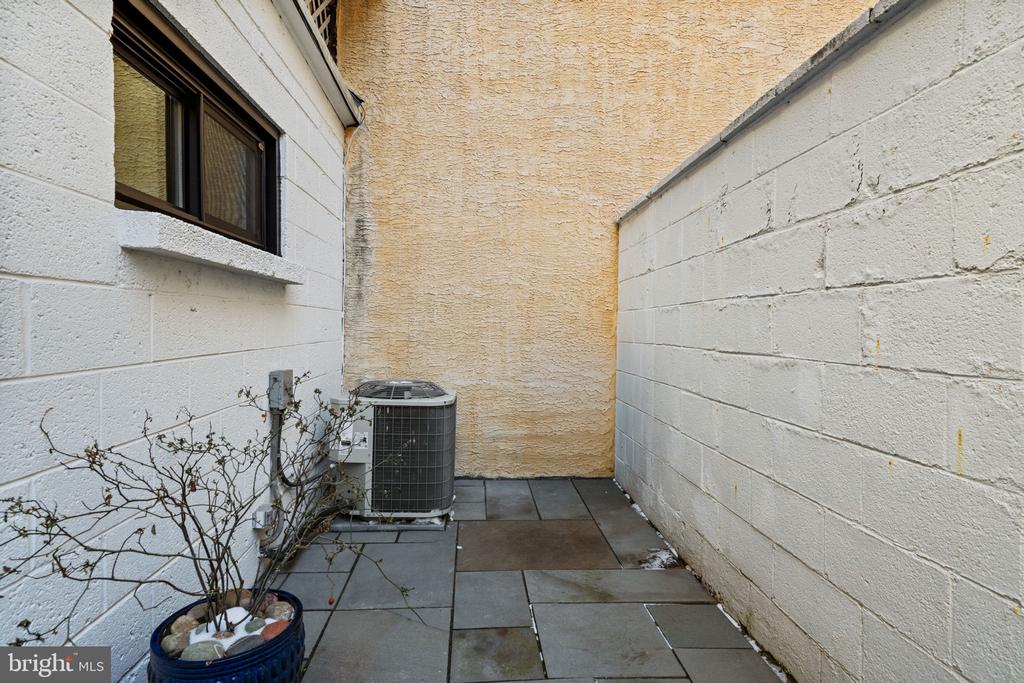2118 NAUDAIN STREET