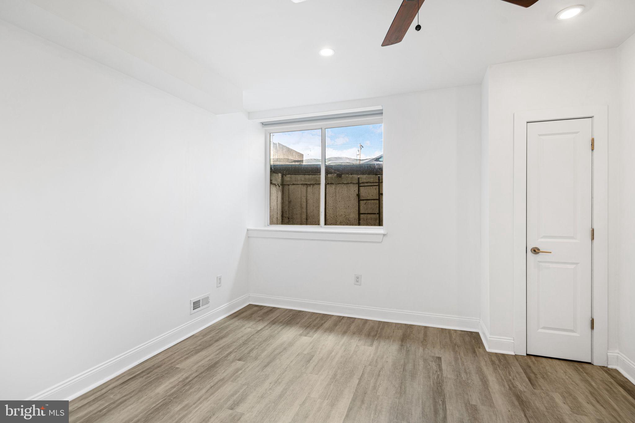 1832 E HUNTINGDON STREET 1