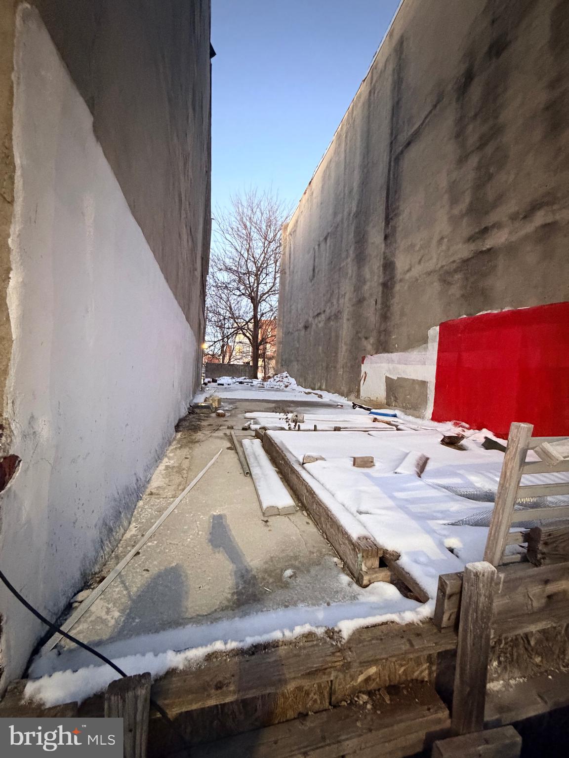 3021 W DIAMOND STREET