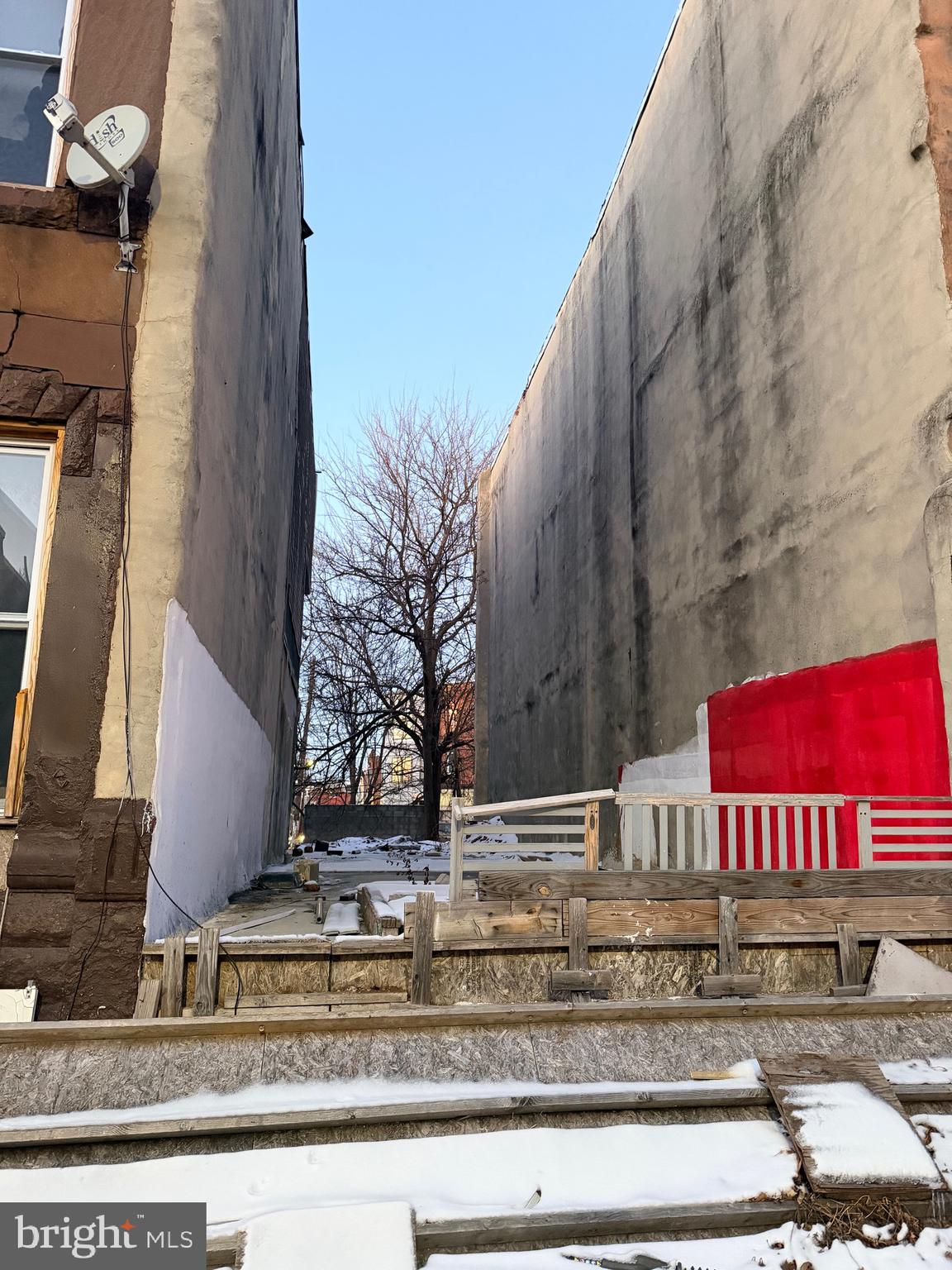 3021 W DIAMOND STREET