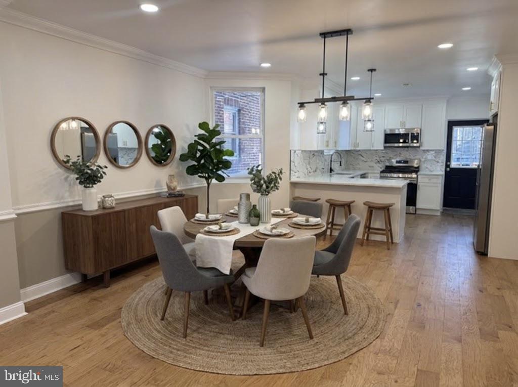 6627 N SMEDLEY STREET