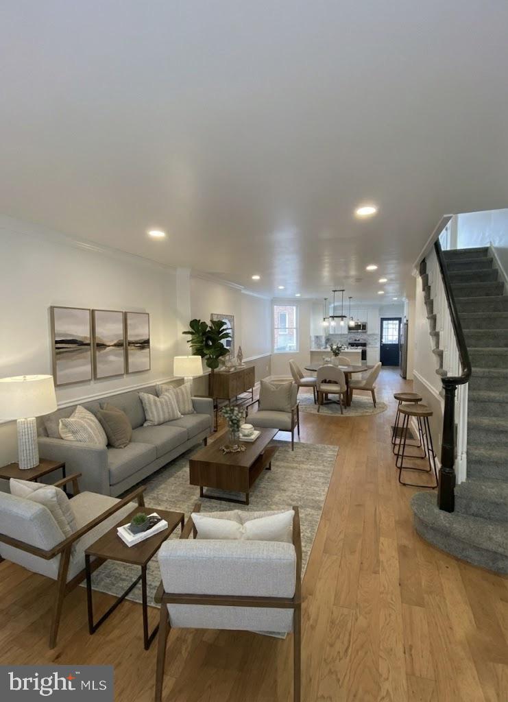 6627 N SMEDLEY STREET