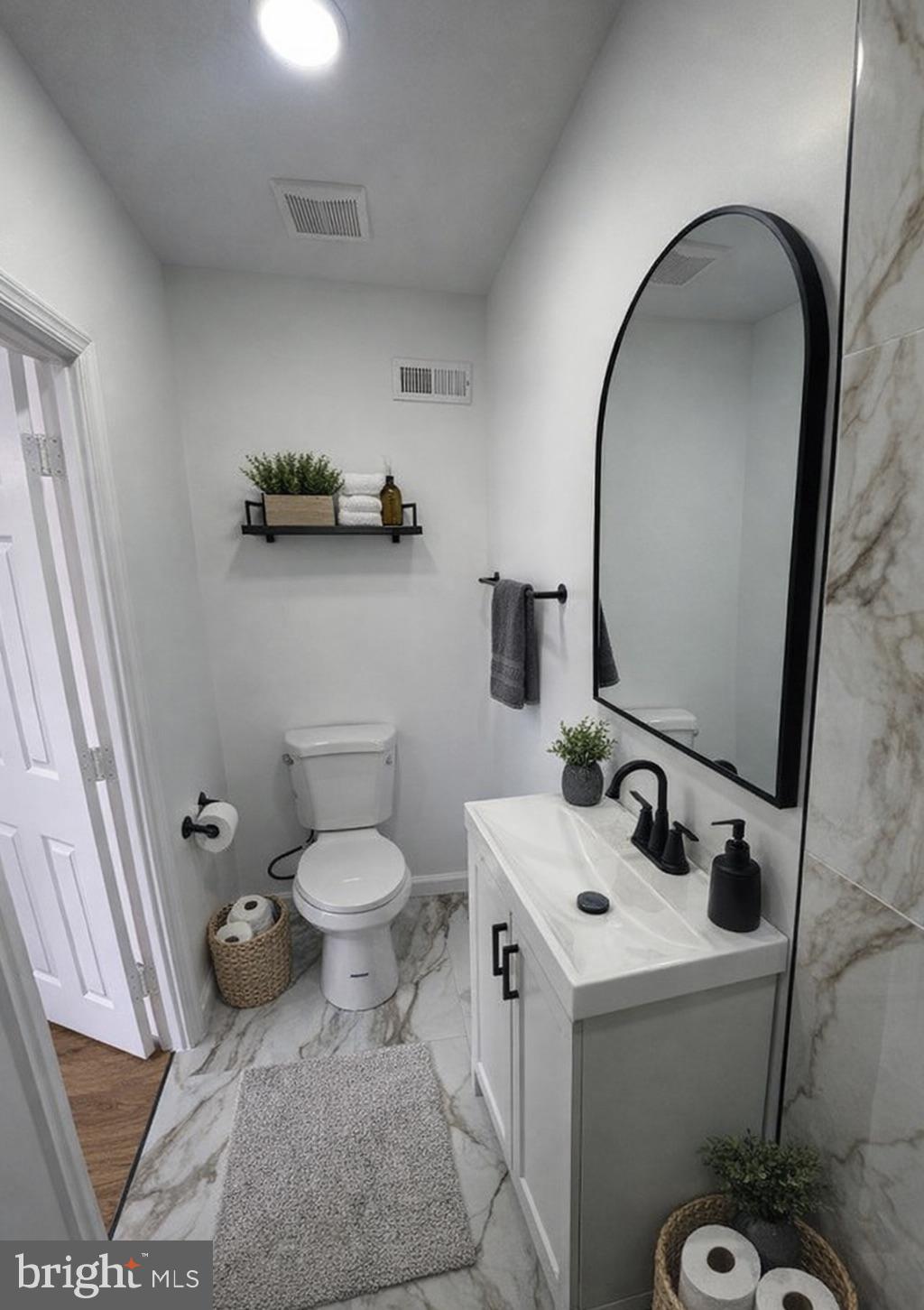 6627 N SMEDLEY STREET